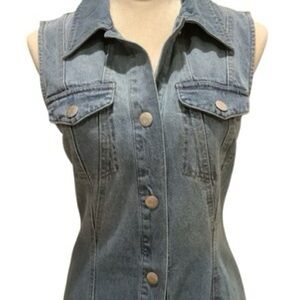 NWOT. House of Harlow 1960 Sleeveless Denim Vest with Button Details